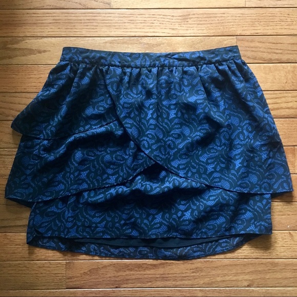 Urban Outfitters Dresses & Skirts - Silence + Noise Urban Outfitters Ruffle Skirt
